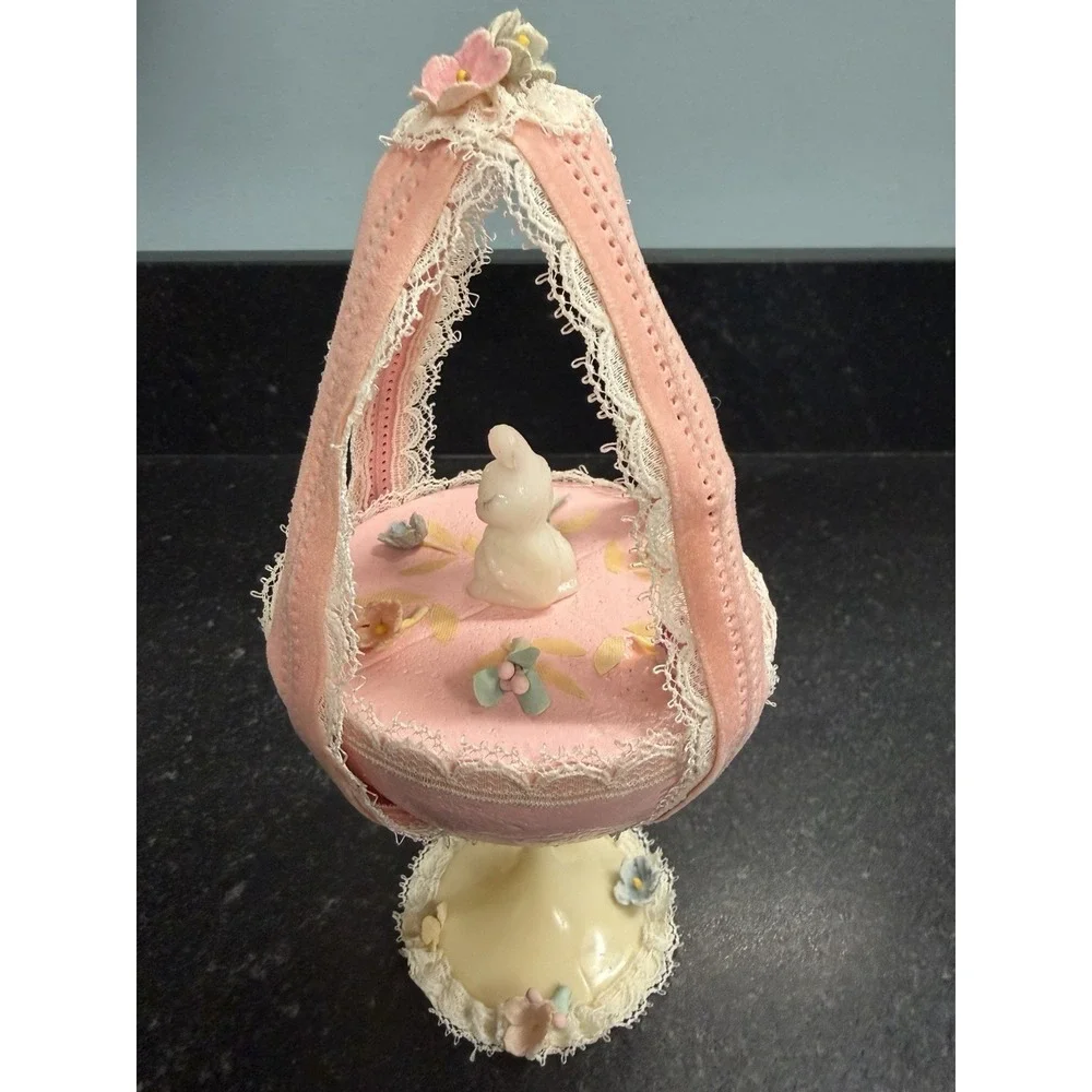 Vintage‎ Easter Bunny Diorama Velvet Lace Pedestal Display 7.5